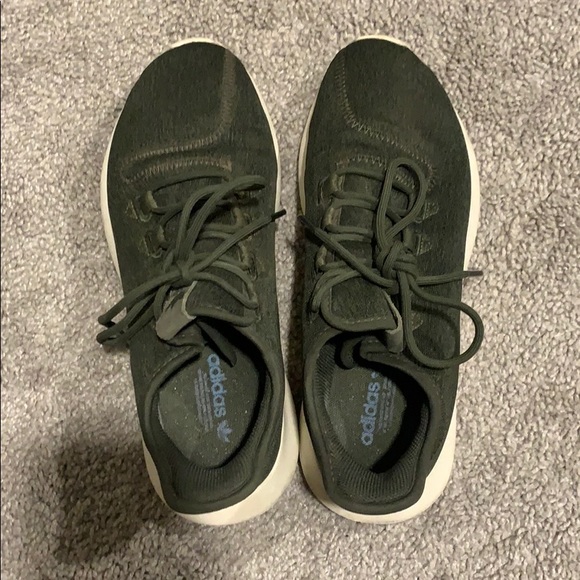 Adidas sneakers size 9 - Picture 2 of 5